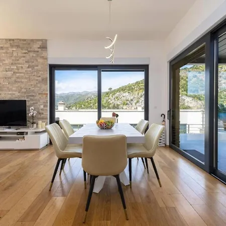 ヴィラ Luxury Five Bedroom With Pool And Sunset View ザトン