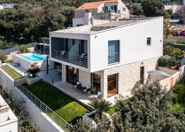Luxury Five Bedroom With Pool And Sunset View 别墅