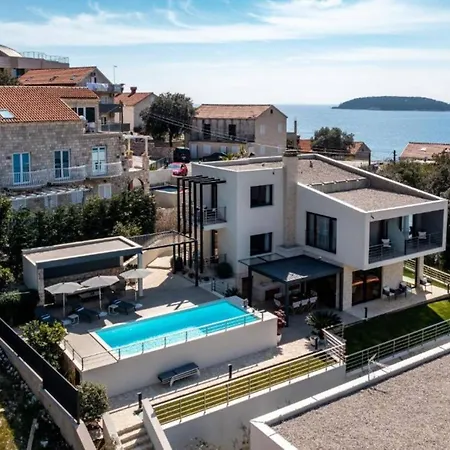 Luxury Five Bedroom With Pool And Sunset View Villa Zaton