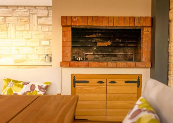 فيلة Luxury Five Bedroom With Pool And Sunset View زاتون