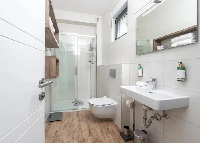 Luxury Five Bedroom With Pool And Sunset View فيلة زاتون