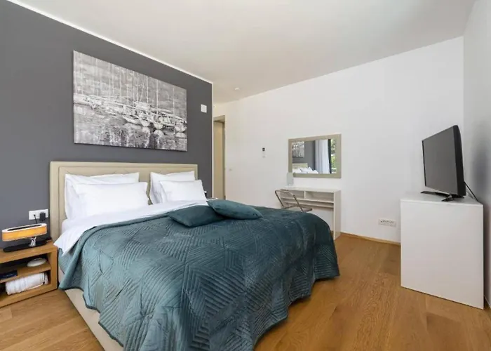 فيلة Luxury Five Bedroom With Pool And Sunset View