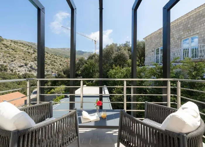 فيلة Luxury Five Bedroom With Pool And Sunset View زاتون