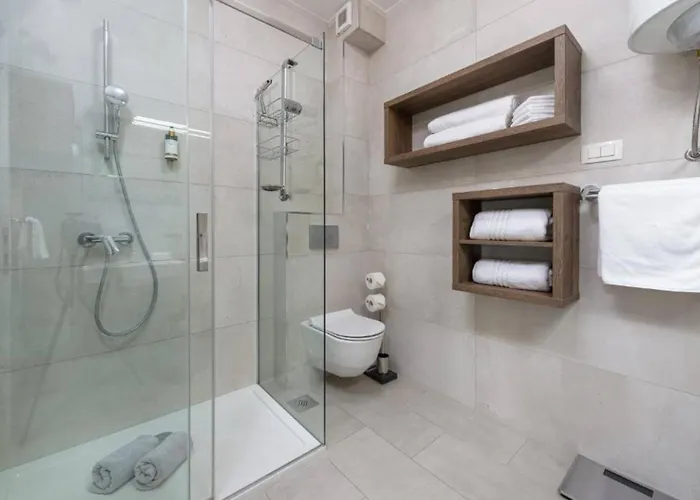 Luxury Five Bedroom With Pool And Sunset View فيلة *